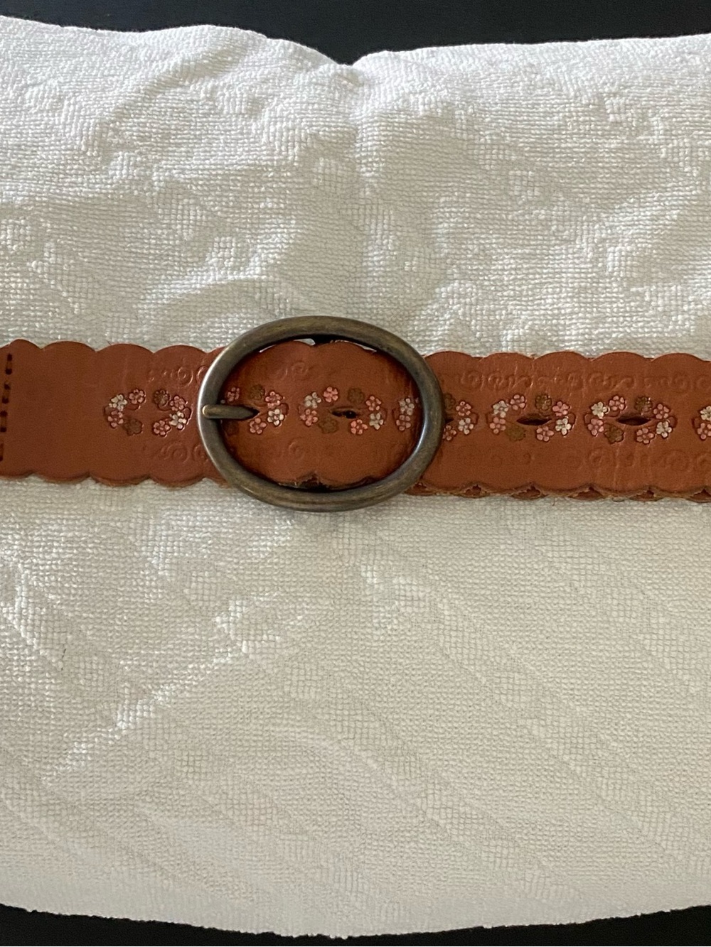 Scalloped Floral Brown Leather Waist Belt - Picture 3 of 3